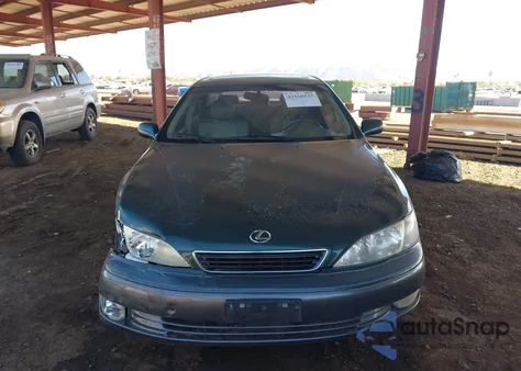 1999 Lexus Es 300 z USA, uszkodzony, nr VIN JT8BF28G7X0220832